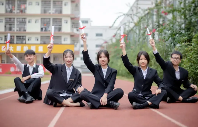 У԰-ΪʲôҪ϶ְҵܵȼ⿼ѧУ˽ְ